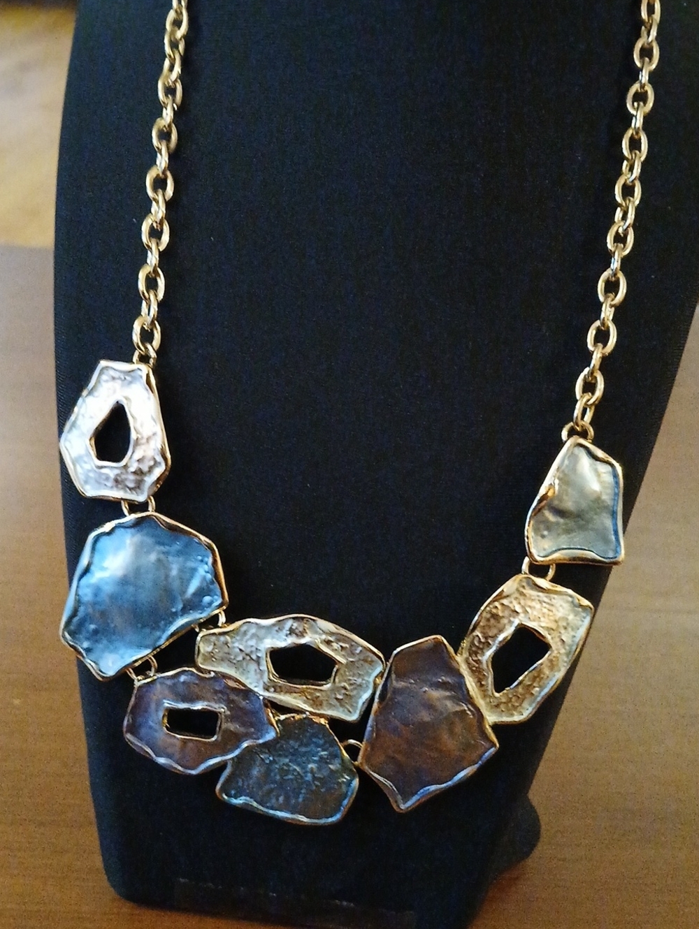Elegant Gold-Tone Blue Enamel Statement Necklace -16"